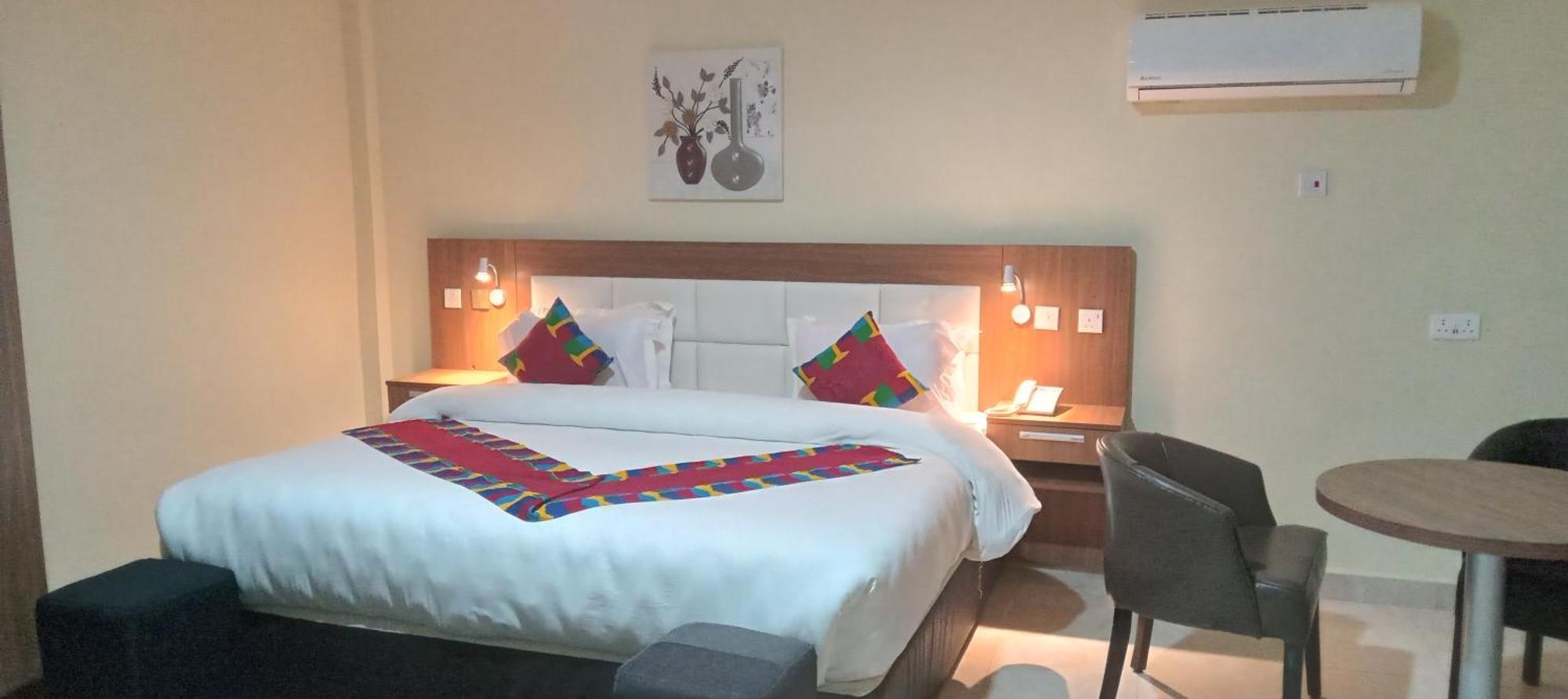 RHOGEM Hotel Sekondi-Takoradi Buitenkant foto