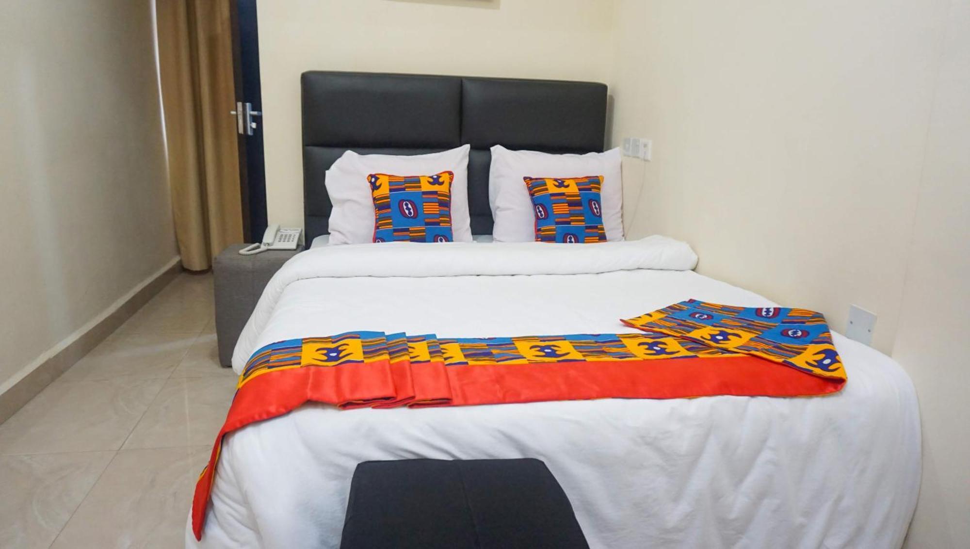 RHOGEM Hotel Sekondi-Takoradi Buitenkant foto
