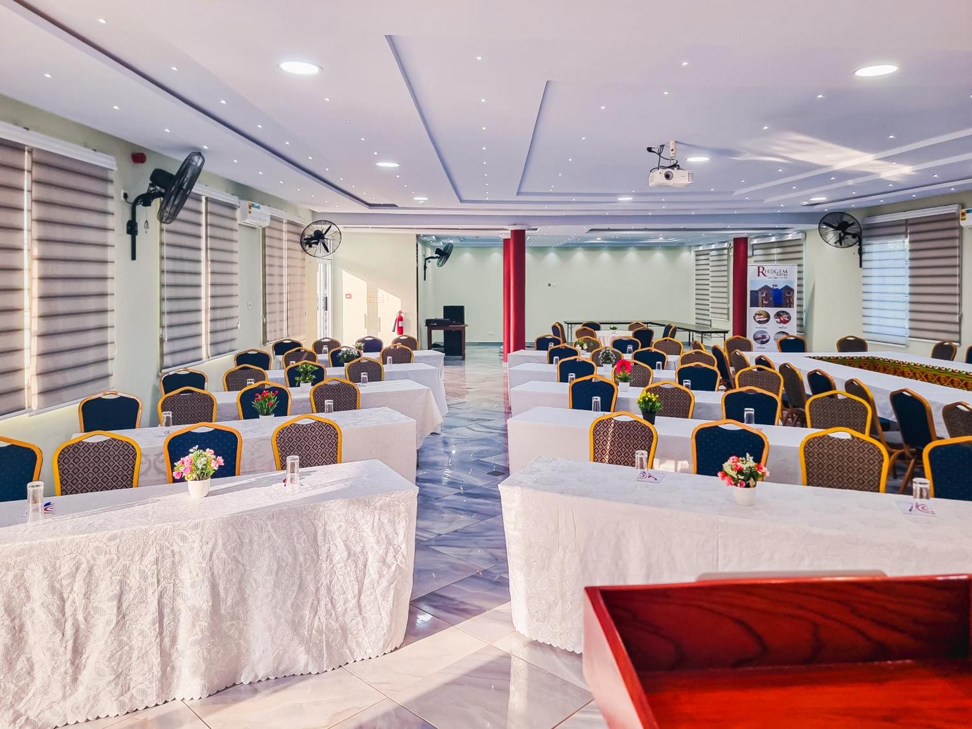 RHOGEM Hotel Sekondi-Takoradi Buitenkant foto