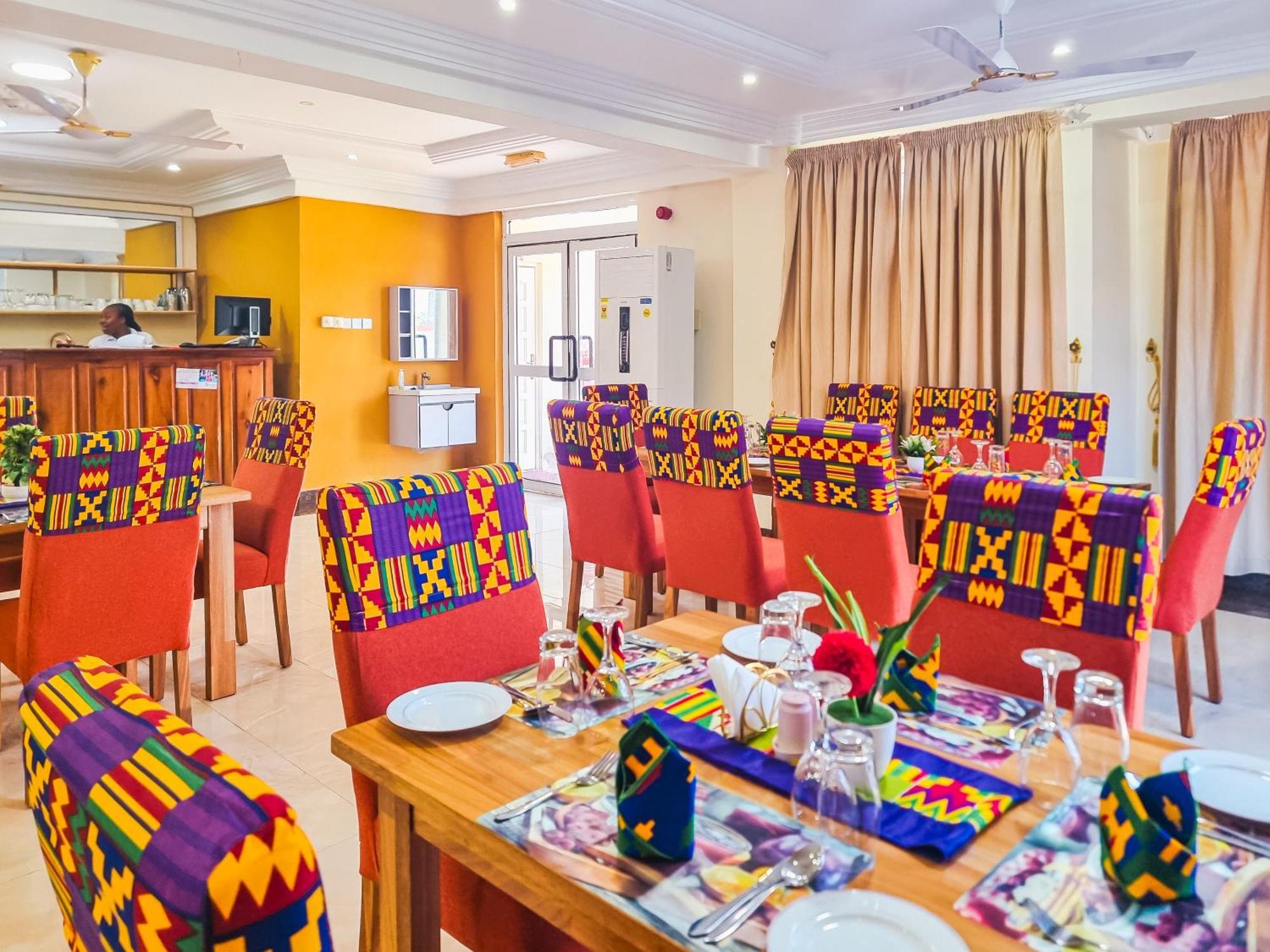 RHOGEM Hotel Sekondi-Takoradi Buitenkant foto