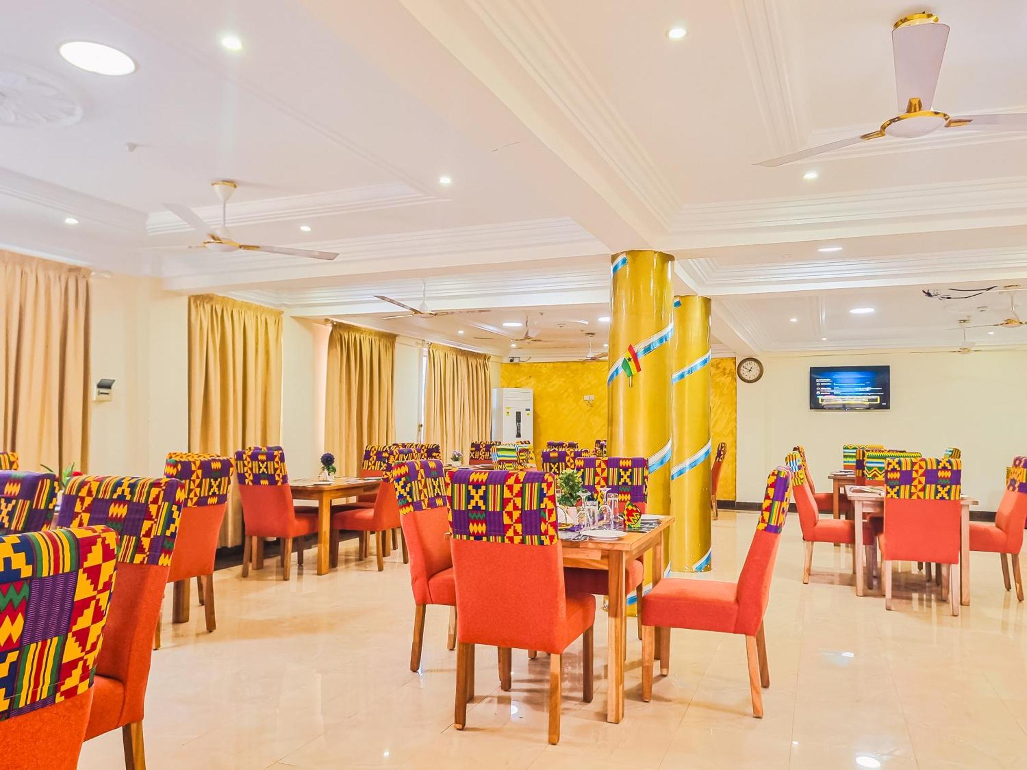 RHOGEM Hotel Sekondi-Takoradi Buitenkant foto