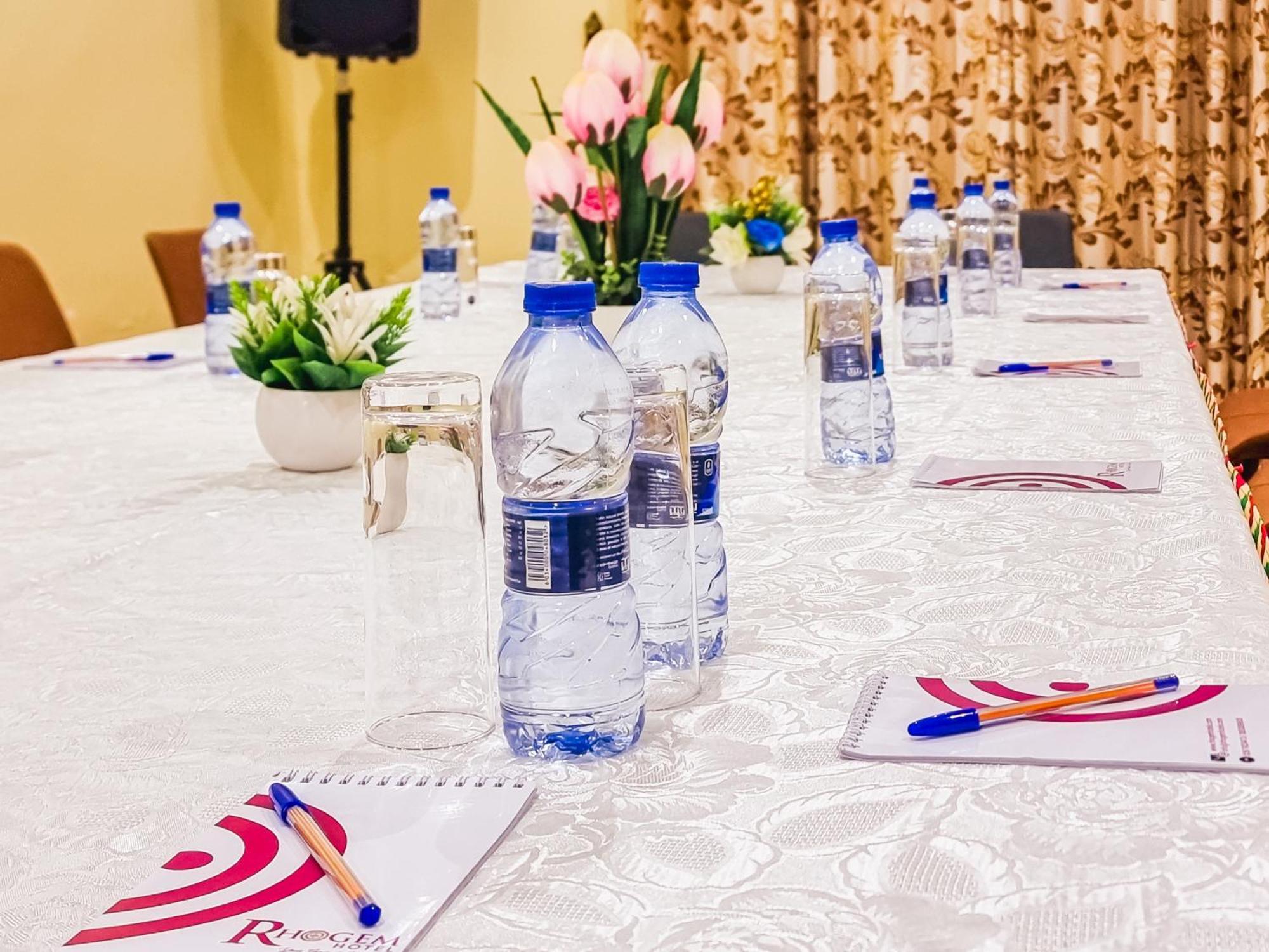 RHOGEM Hotel Sekondi-Takoradi Buitenkant foto