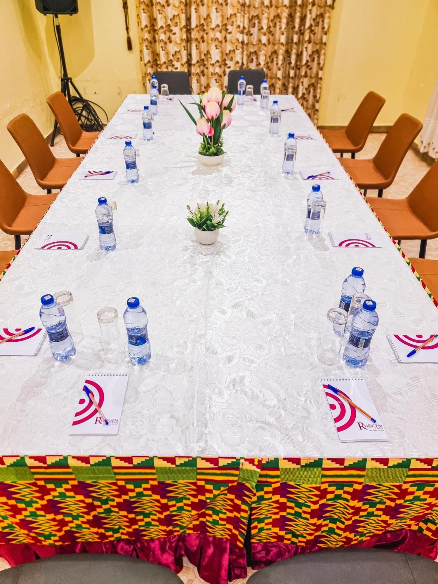 RHOGEM Hotel Sekondi-Takoradi Buitenkant foto