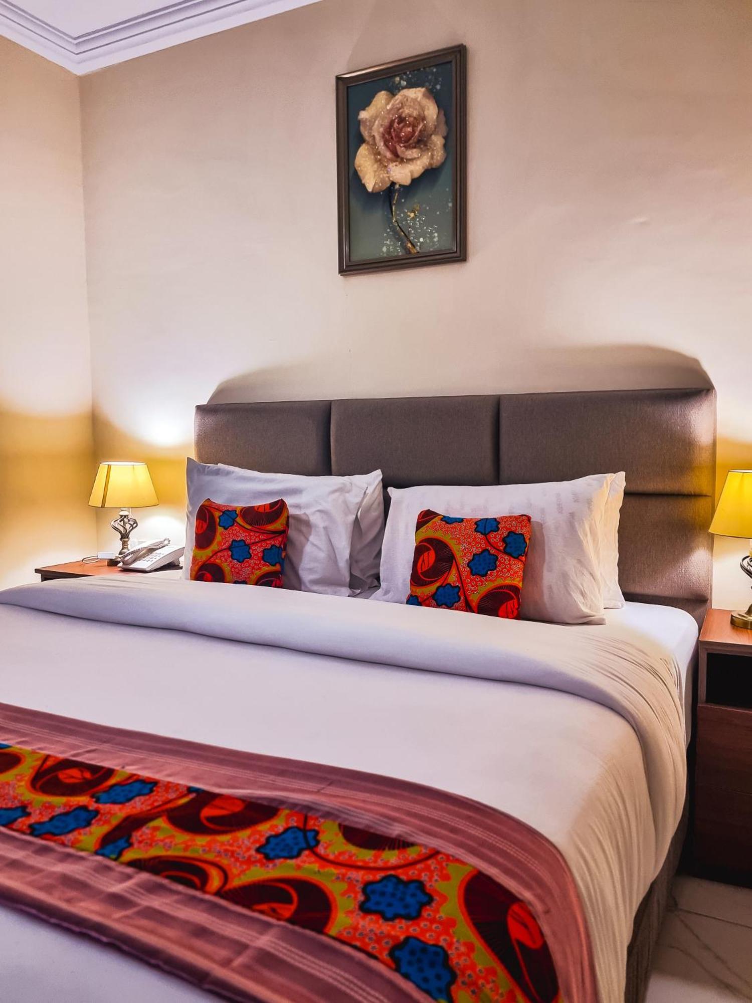 RHOGEM Hotel Sekondi-Takoradi Buitenkant foto