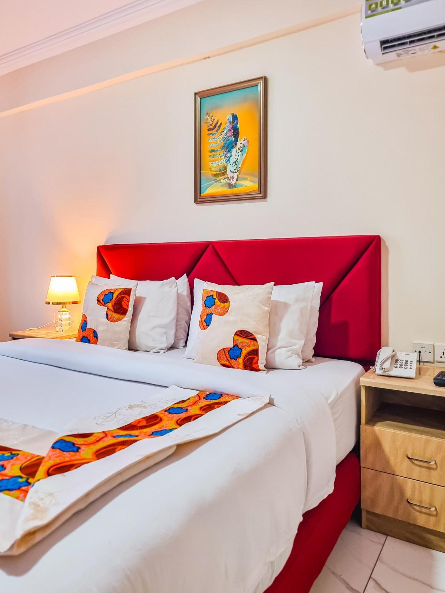 RHOGEM Hotel Sekondi-Takoradi Buitenkant foto