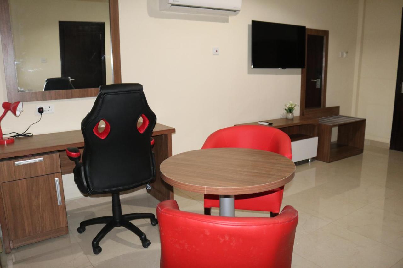 RHOGEM Hotel Sekondi-Takoradi Buitenkant foto