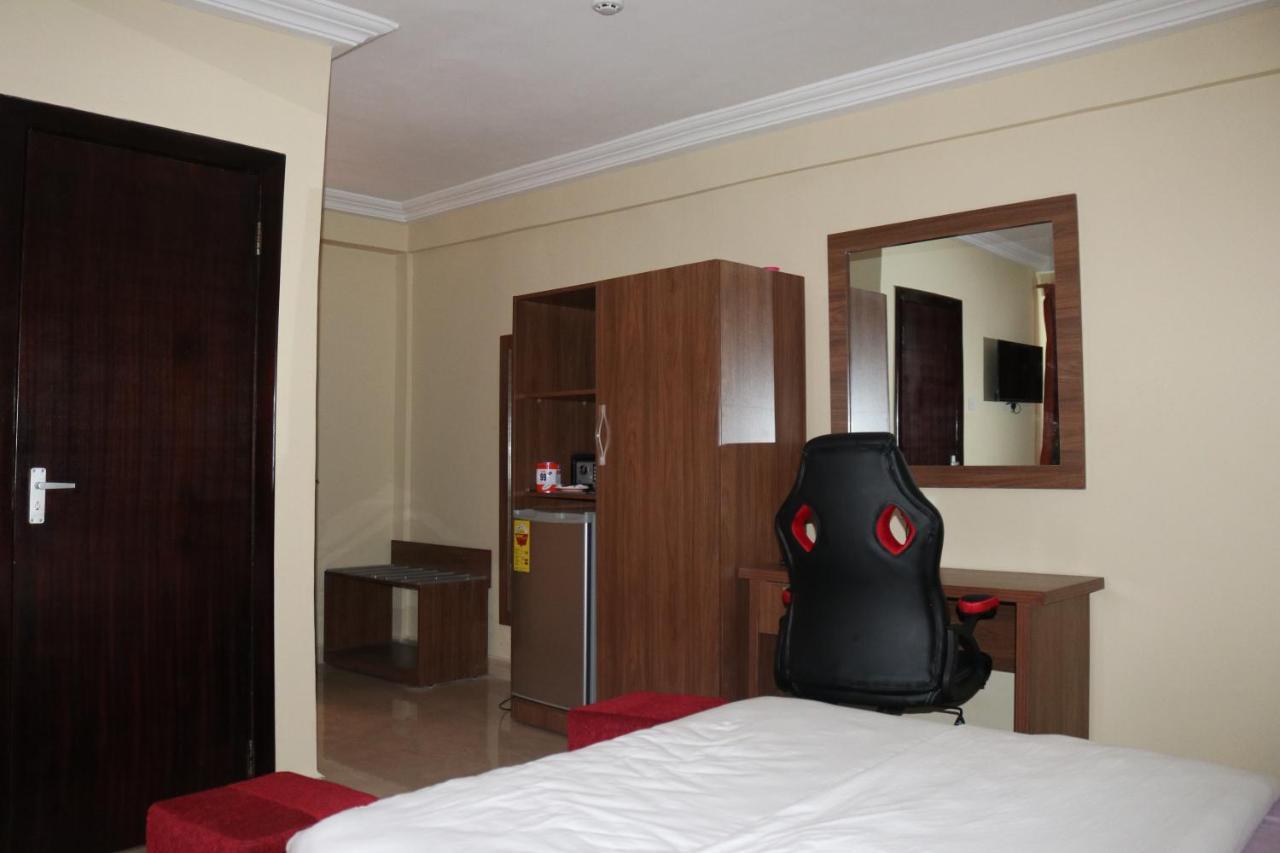 RHOGEM Hotel Sekondi-Takoradi Buitenkant foto