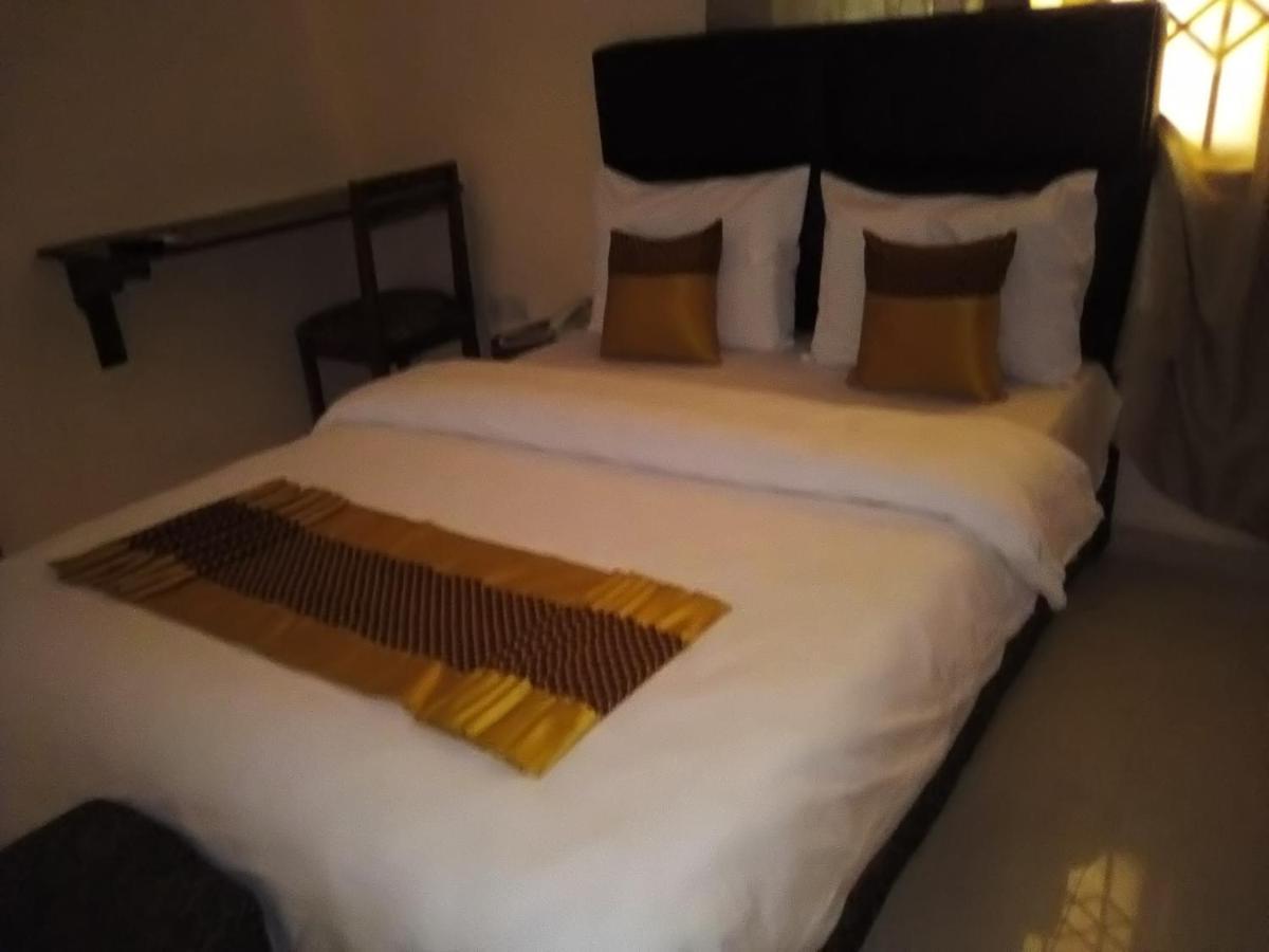 RHOGEM Hotel Sekondi-Takoradi Buitenkant foto