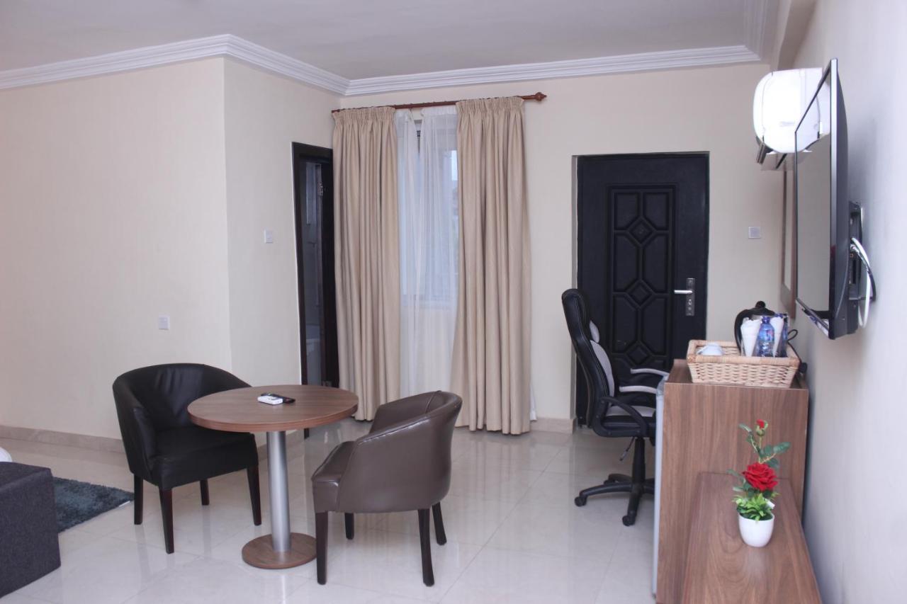 RHOGEM Hotel Sekondi-Takoradi Buitenkant foto